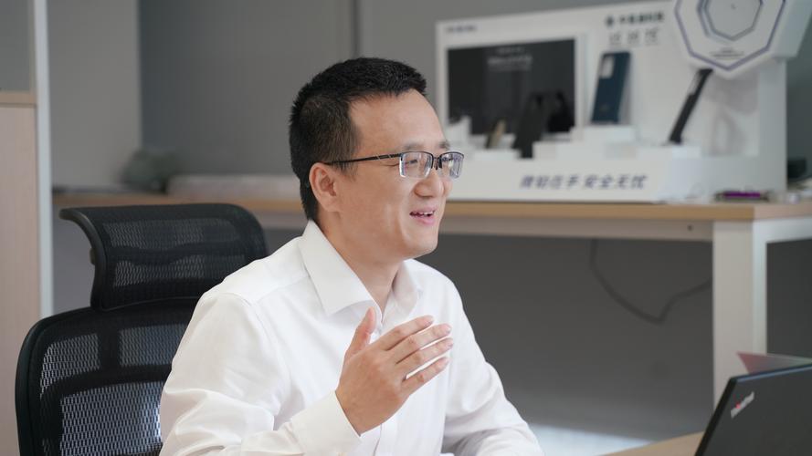 高端访谈|中易通科技董事长刘俊:不忘初"芯",实干兴邦